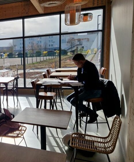 Coworking à Chartres dans une salle d'escalade